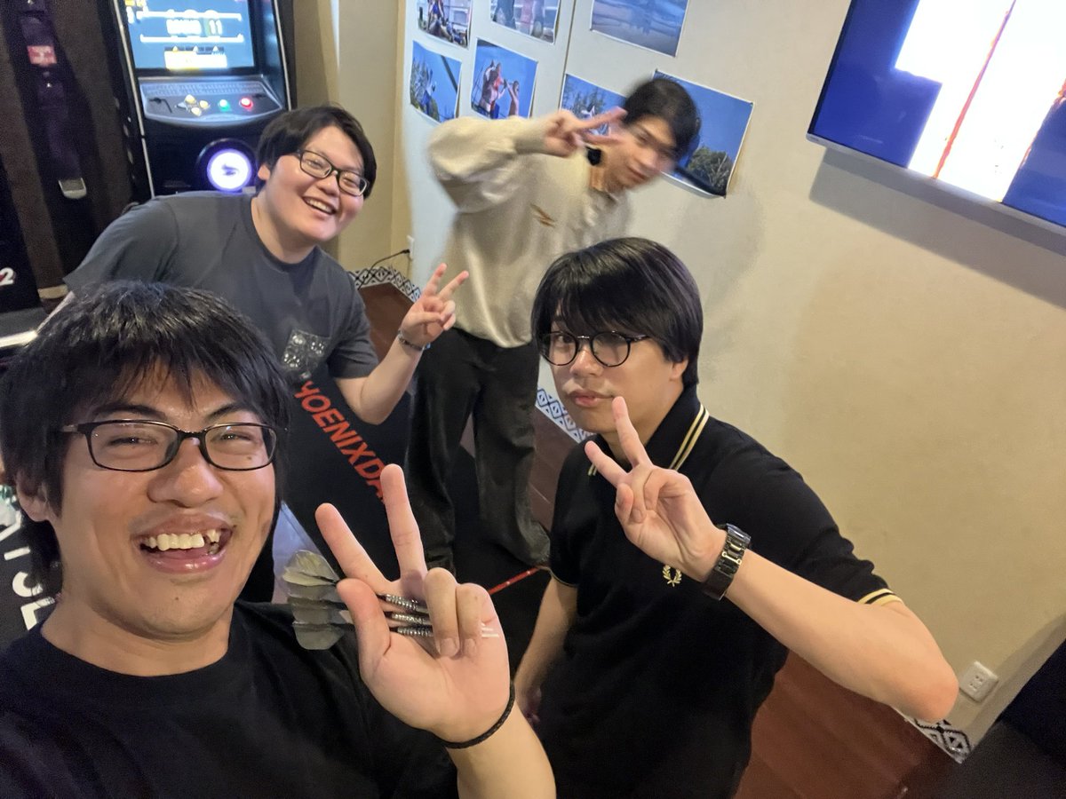 Vest Shot β tweet media