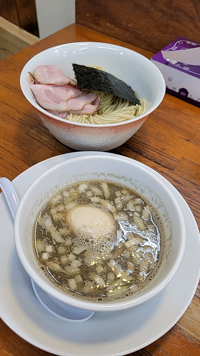 contimax's tweet photo. 麺屋 ばんだい@伊勢崎
限定 煮干し昆布水つけ麺

ラーパスで煮玉子🙏
スープから煮干しの香りが良い😀
まずはポキポキ麺をそのまま昆布水で。🤗次に岩塩をつけて麺の旨味を堪能、最後に煮干しスープにドボン！最高に美味しい🤣
レアチャー3枚
極太メンマも良い💮

美味しかった🥰
ご馳走さまでした😋 https://t.co/gHotLNNF3b