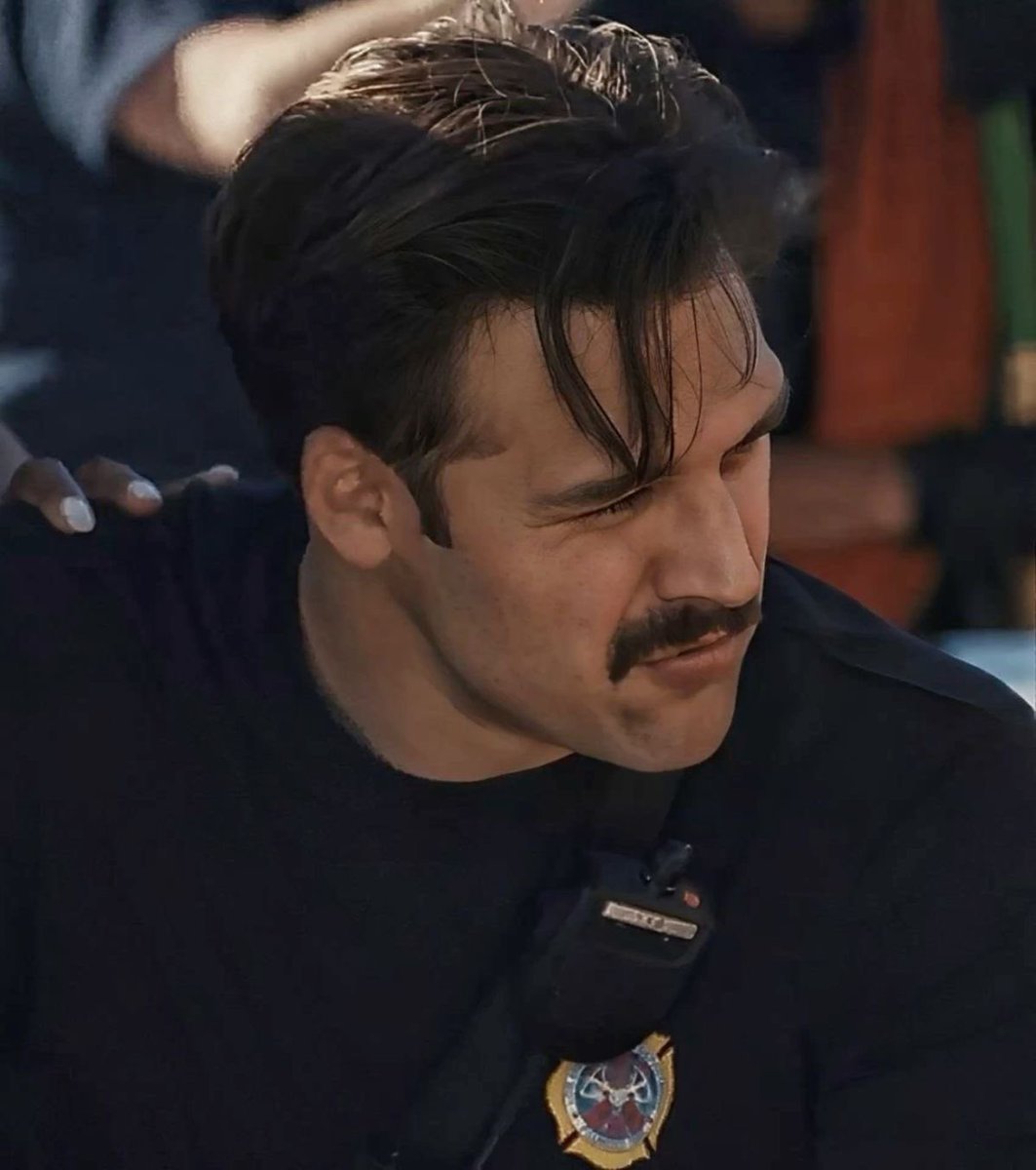 Desmond ||👨🏽🚒Fic-Writer In Progress🧑🏼🚒 tweet media