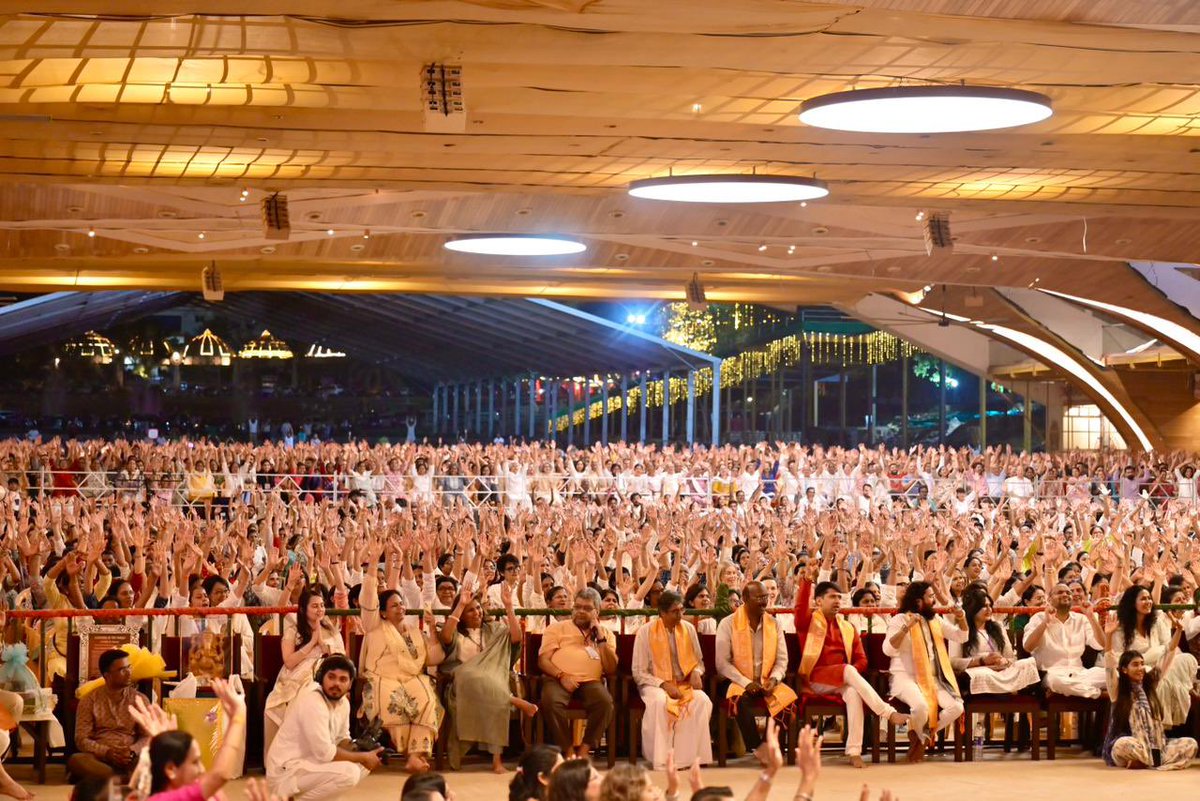 Gurudev Sri Sri Ravi Shankar tweet media