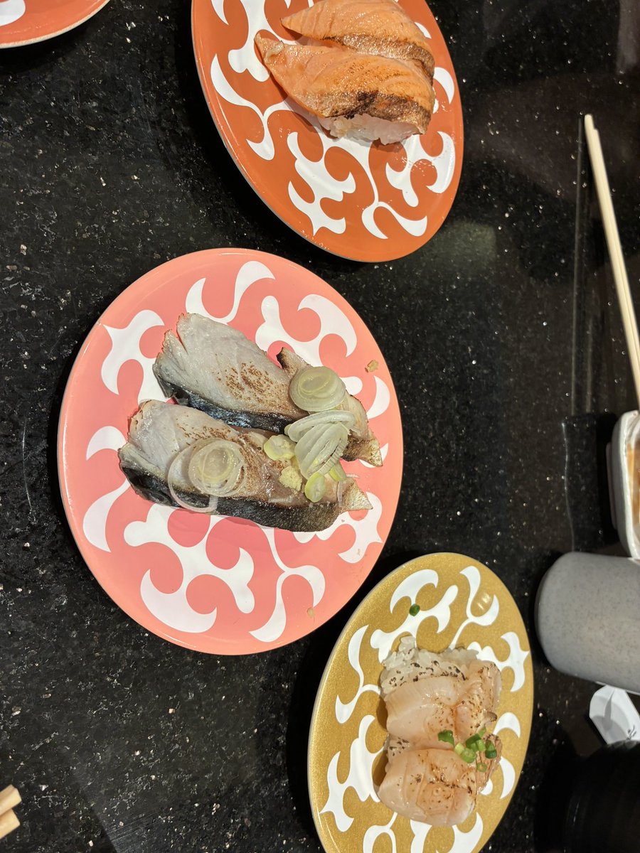 甘噛み子🩵🌻しおり tweet media