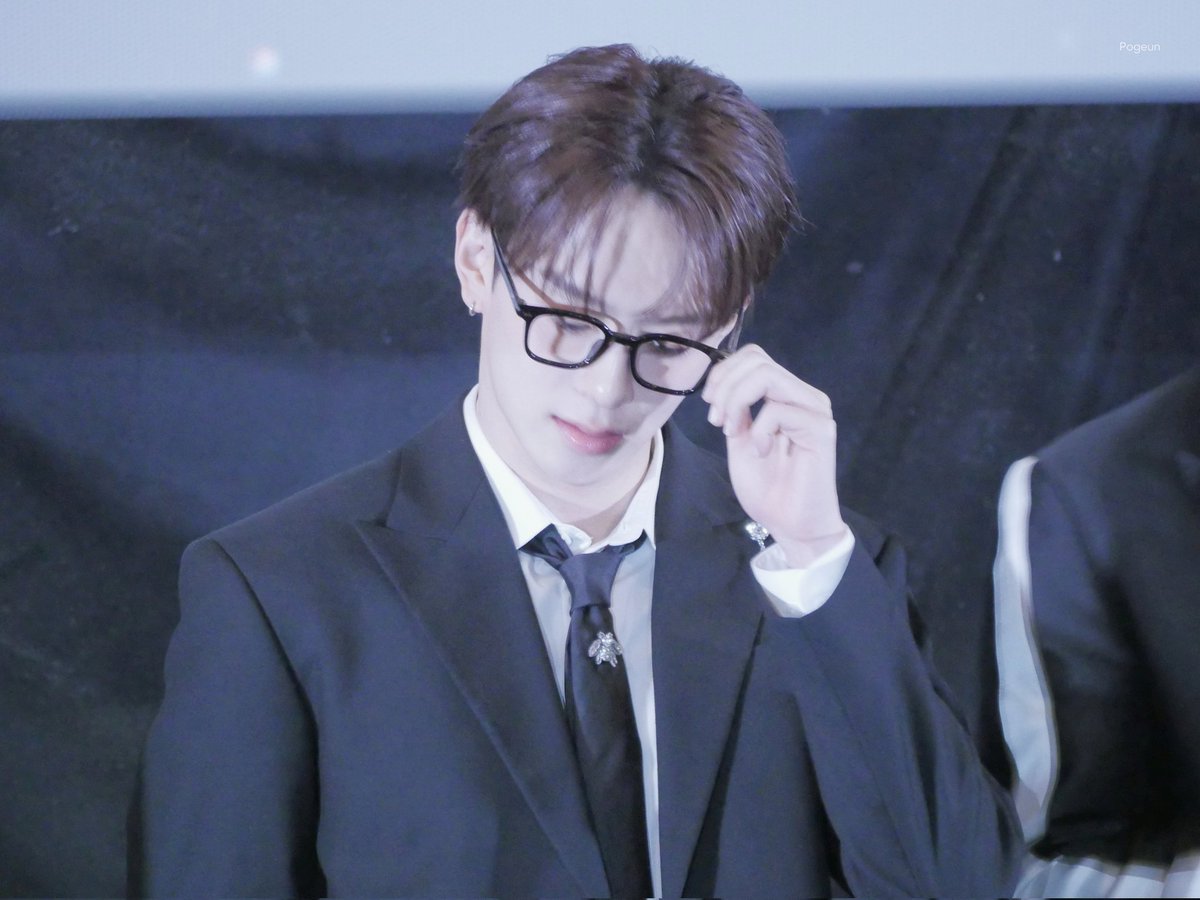포근 tweet media