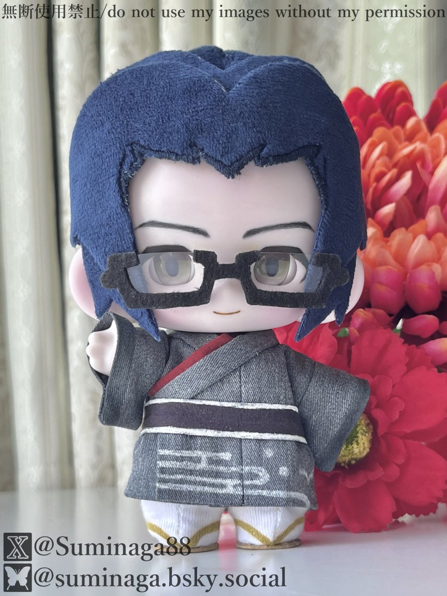 Suminaga88's tweet photo. ブラインドドールのシュウゴ(Ya!XiuGo!)をベースに、淵上のカスタムドールを制作しました！
ウイッグはクリスタルボアで棉花娃娃風にしてみました
耳が大きすぎて普通の眼鏡はかけられないのでこういうデザインに👓

#原神ドール部
#原神手芸部 https://t.co/g3OxmgMibR