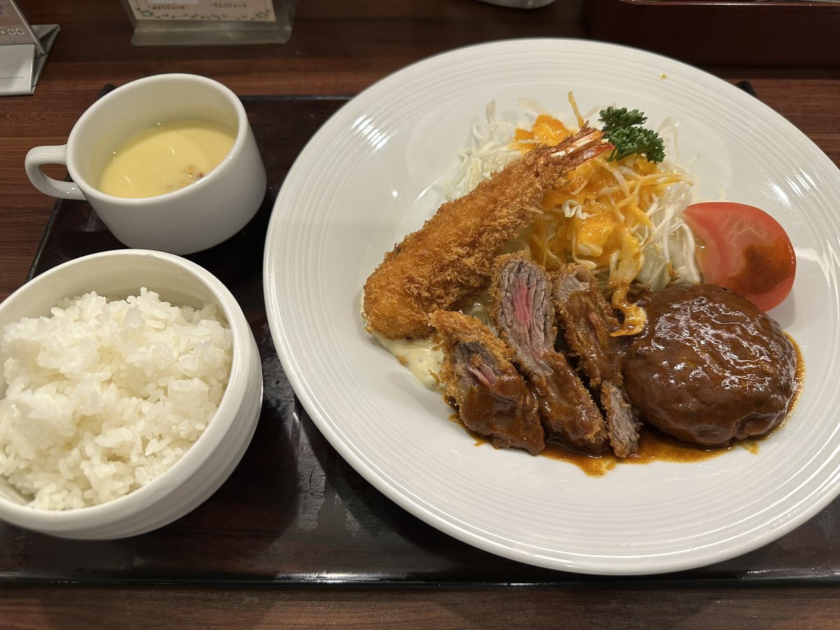 オラシオン tweet media