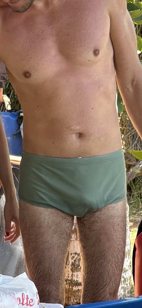 machoquerfuder's tweet photo. Nesse aqui, o que faltou de perna, sobrou em rola! 🤤 Pessoalmente era muito maior e mais saborosa. https://t.co/7YbfBOT7Gr