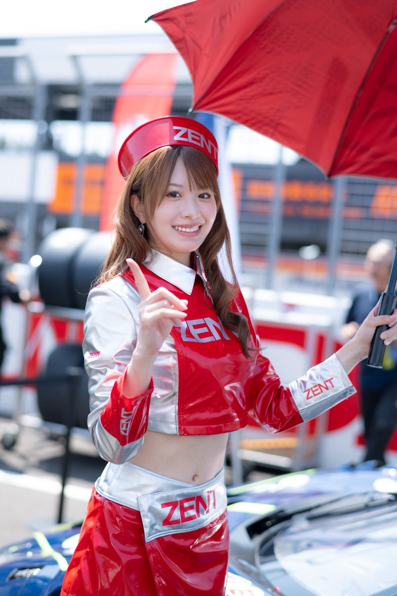 まつ子⭐︎ この帽子のつば最初からこの向きでかわい〜😛🧢笑