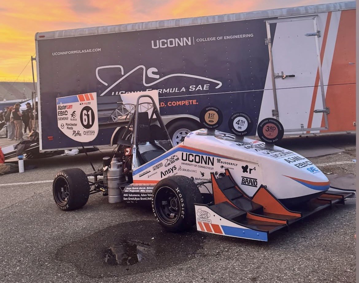 sportsboy203's tweet photo. @UConnTrademark @NickAnglace @UConnHuskies @UConn Big weekend for UConn in motorsports! The UConn Formula SAE team took home first in Endurance at nationals in Michigan earlier today. Must be a new trend or something https://t.co/w9sOf9BFtF