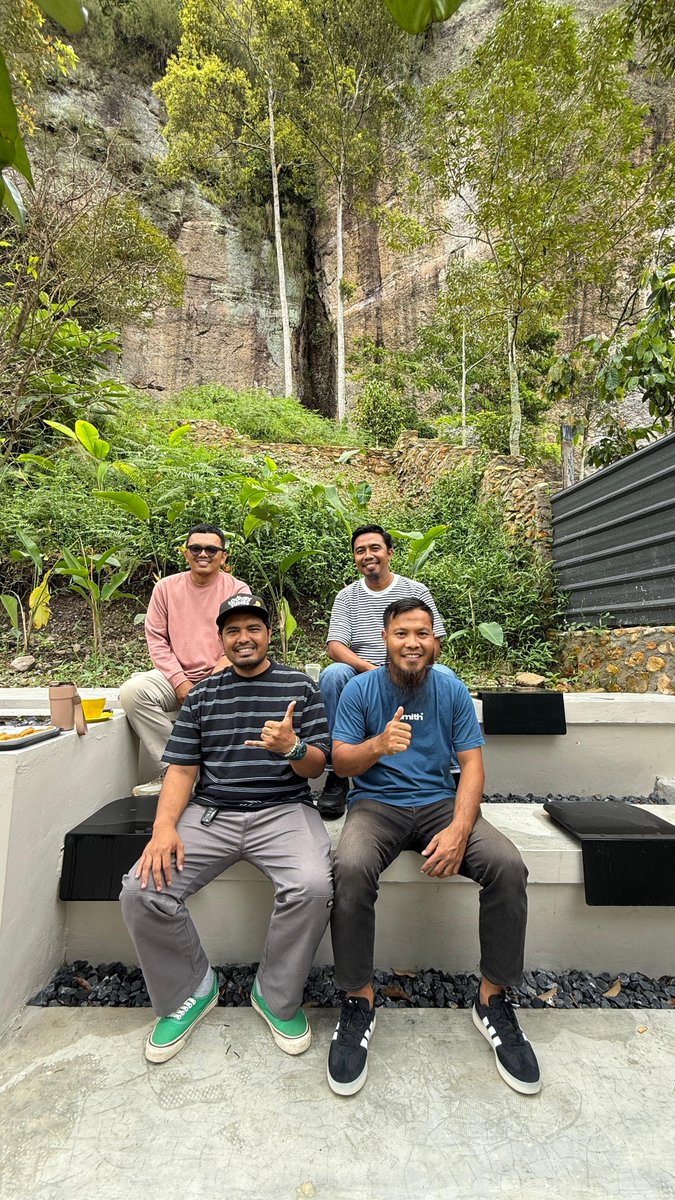 FranSaputra's tweet photo. Kumpul https://t.co/AbCnc3pLbZ