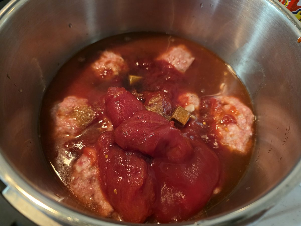 今回は圧力鍋で作ってみた。おいしくできるかな…