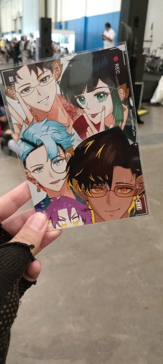 ius2005's tweet photo. @lapislegit_aye Permisi kak, mau lapor ini aku nemu Art Trade kk di lantai deket activity stage. Kalau mau di ambil bisa DM atau reply ya. https://t.co/QnEXsMtWNq