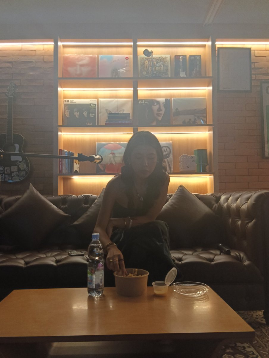 dkwtdrn's tweet photo. eto talaga pov ko kagabi eh, feel ko kadate ko siya 🥰 HAHAHAHHAA ILY MAHAL !! CONGRATS ON DAHAN-DAHAN ! more more streams to come ❤️‍🩹  plspls enjoy the mangga, mahal kooo 🤘 https://t.co/XdX0s03AtL