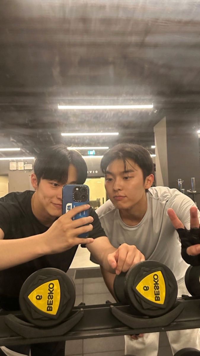 초우 tweet media