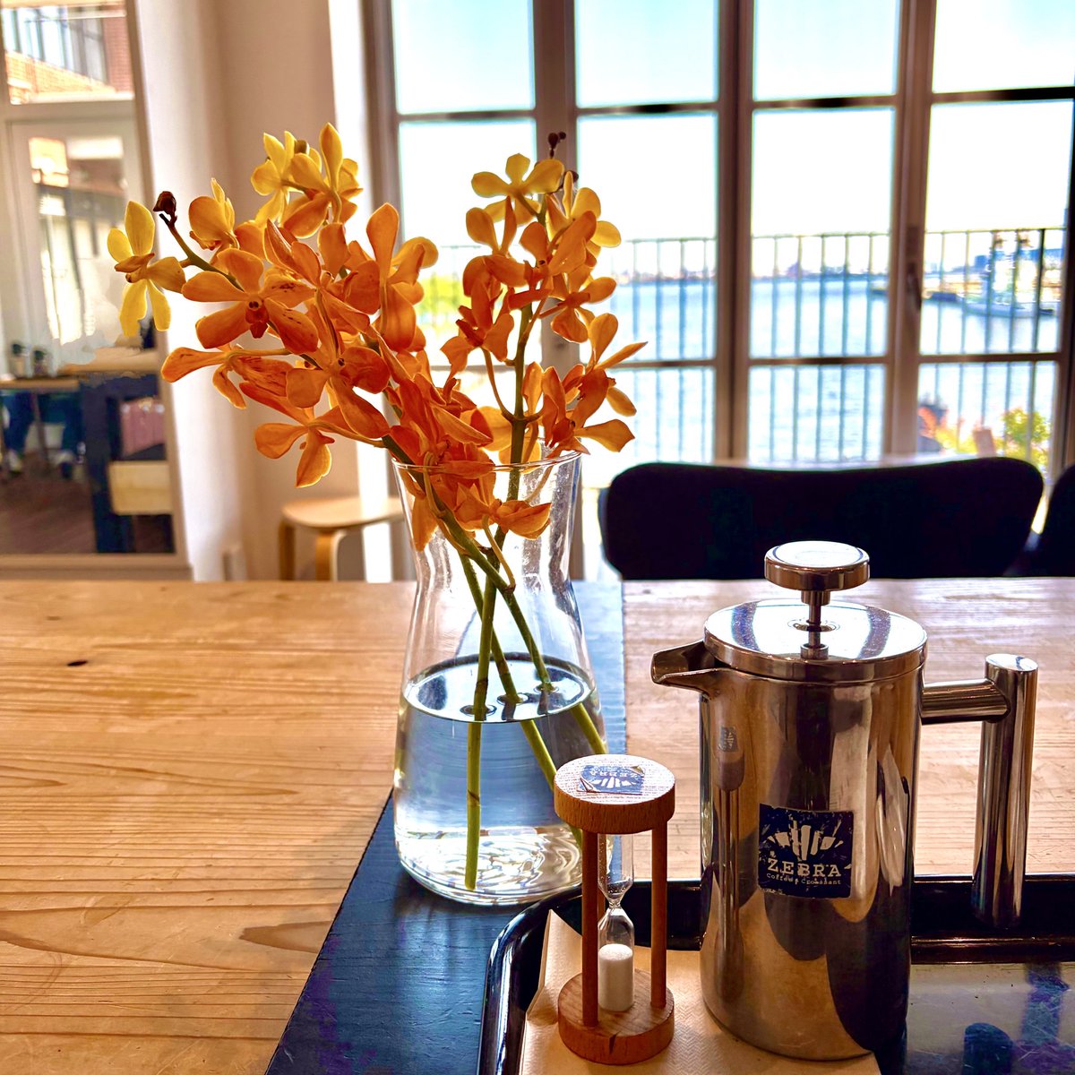 u1fe's tweet photo. #zeebraコーヒー 横浜
#フレンチプレス ☕
#チキンサラダサンドイッチ 🥐
#フランチ 😋 https://t.co/bHRnPeVD87