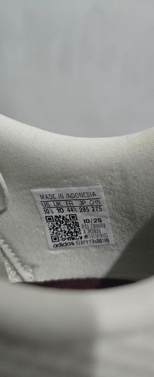 jinsprout92's tweet photo. FOR SALE ADIDAS ADIZERO 
baru 1x pake test di track ternyata kekecilan (details di foto). pemakaian pribadi.
di area PAPUA (Nabire/Jayapura) bisa jkt juga tp akhir bulan barangnya baru ada.
bisa DM yg mau nanyaw2! luv
#forsale #adizero https://t.co/0rLoetwg2h