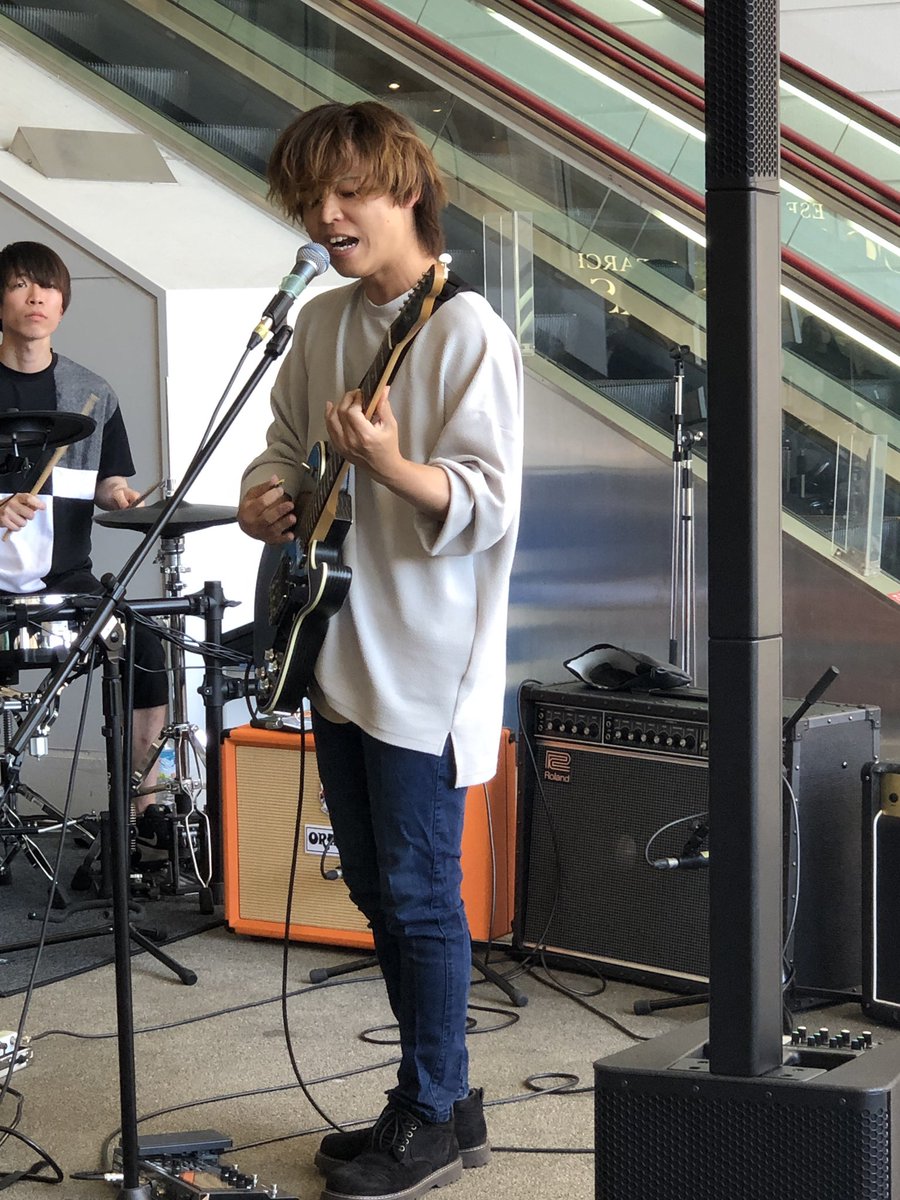 HOTLINE_アコパラ tweet media