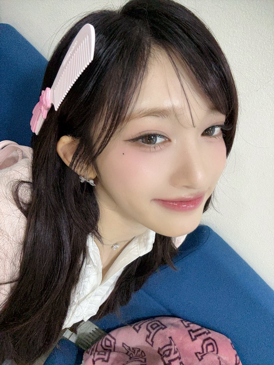 じん tweet media