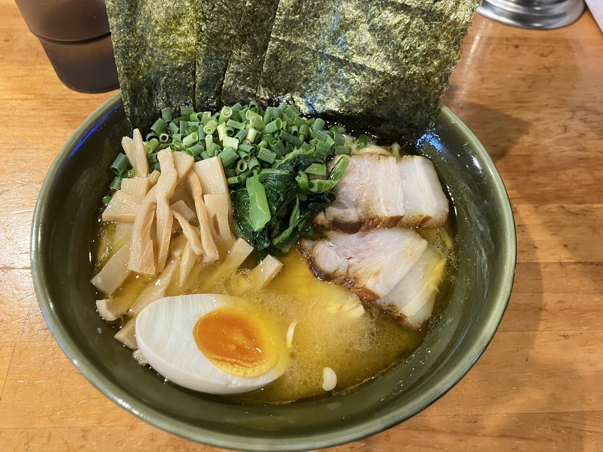 Nyank0_Launcher's tweet photo. めっちゃ久しぶりに家系ラーメン食べた気がする https://t.co/nfhqfidONF