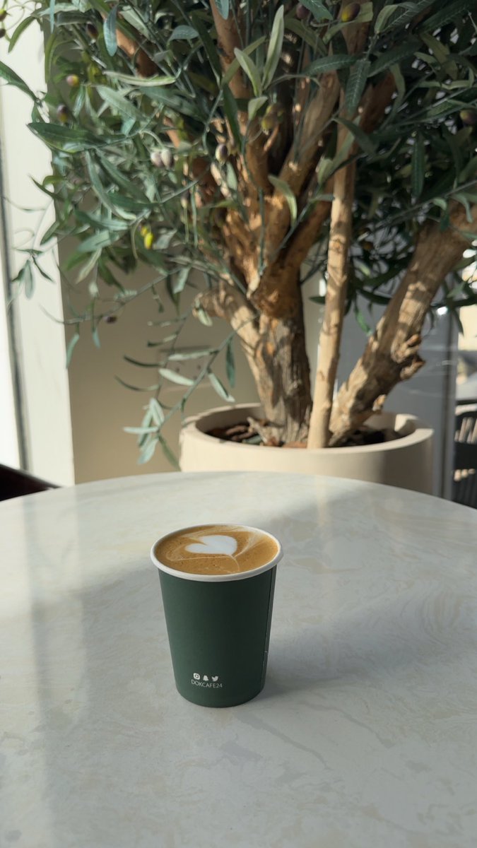 nooon_n3's tweet photo. علم نفسك متى تغرُب ..

 ثم أشرِق في البُقعة التي تُحب نُورك .. ☕️🤍 https://t.co/wEZ7VPi3pK