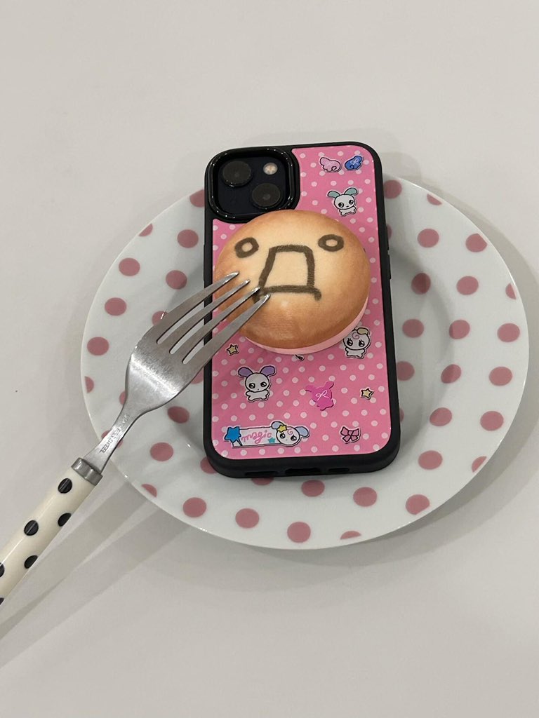 Bread case tweet media
