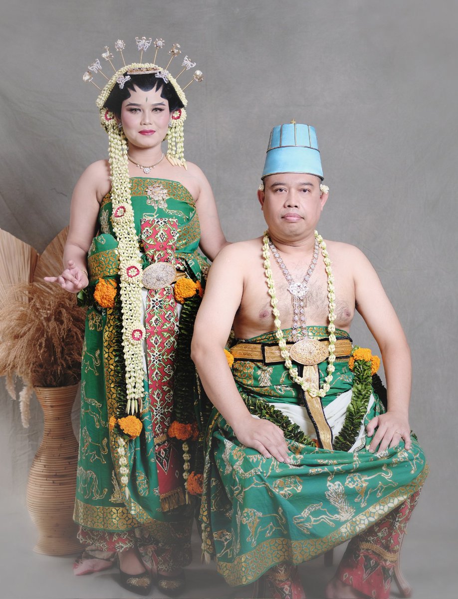 pujapro's tweet photo. TRP Solo Basahan #makeupartist #mua #perias #pengantin #paes #manten #graduation #wisuda #engagement #midodareni #siraman #wedding #paketpernikahan #outdoor #muntilan #magelang #yogyakarta https://t.co/ZlN0w04FBn