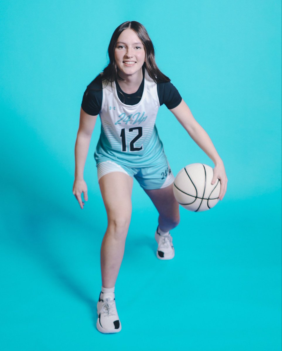 24up_official's tweet photo. 17U UA Rise gritted out a comeback win over MN Crossfire 17U Bluestar, 64-56 👀

@keara_griffin - 18 pts 5 reb 5 stl 3 ast 2 blk
@SamiWall22 - 13 pts 3 reb 3 ast 1 stl
Scarlett Wegehaupt - 10 pts 3 stl 2 reb https://t.co/2weRIZIYZf