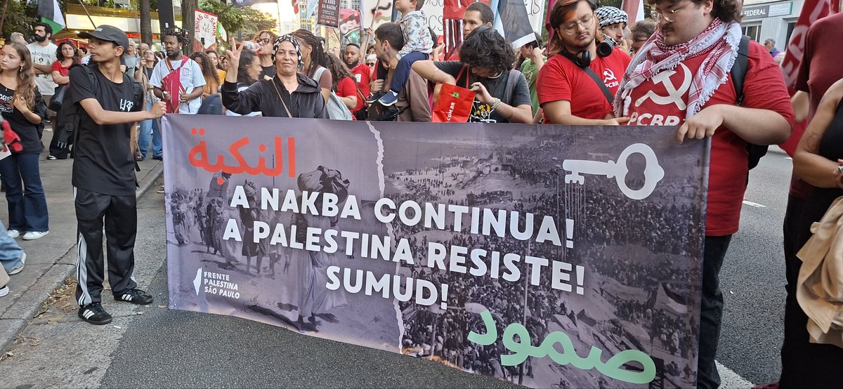 nidalalommal's tweet photo. من مظاهرة يوم أمس السبت ١٦ أيار في شارع باوليستا وسط ساوباولو في الذكرى ٧٨ لنكبة #فلسطين
#البرازيل #Brazil #Palestine
#CSP_Conlutas https://t.co/aHpxNVPMef