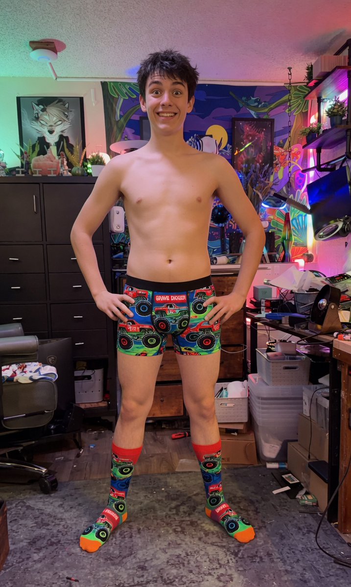 PartyWolfPuppy tweet media