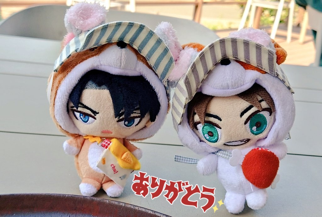 (。•ω•。)﻿ページです•*♬︎ 牙剝き出しで、どっから食べてやろうか考えてるハロわん🐶🐶 漫画肉
