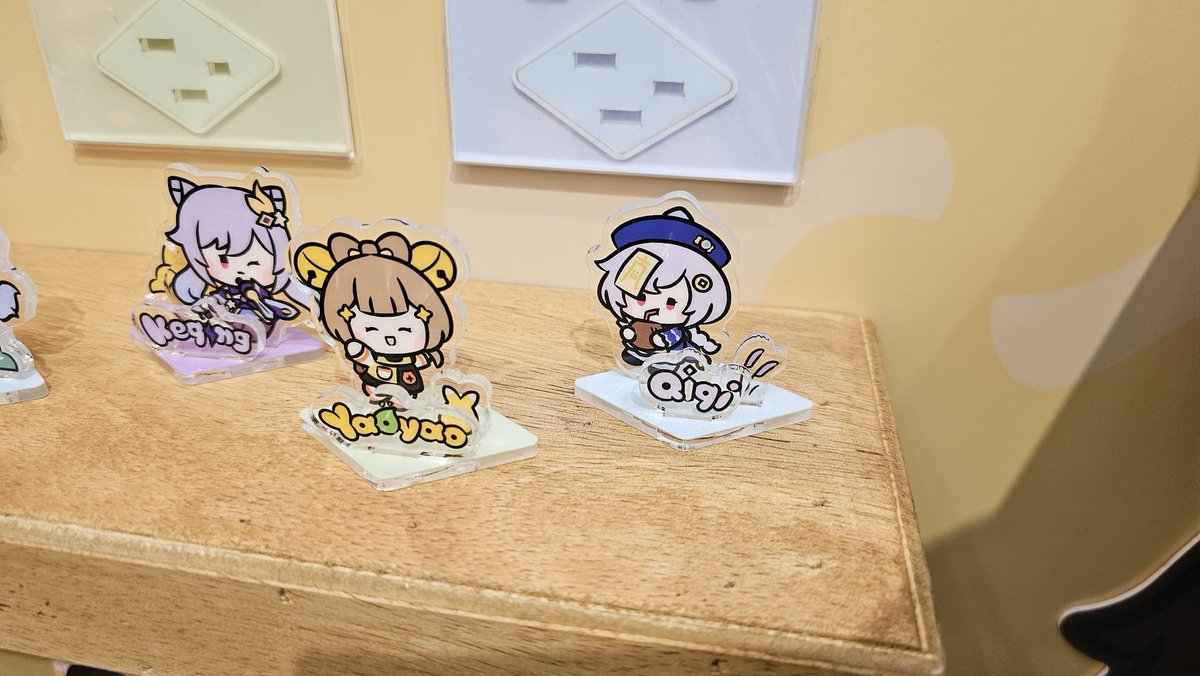 _okmood's tweet photo. #원신x라인프렌즈 #원신미니니팝업_리월 #케이팝스퀘어
💛💙 https://t.co/IbELlqnDYA