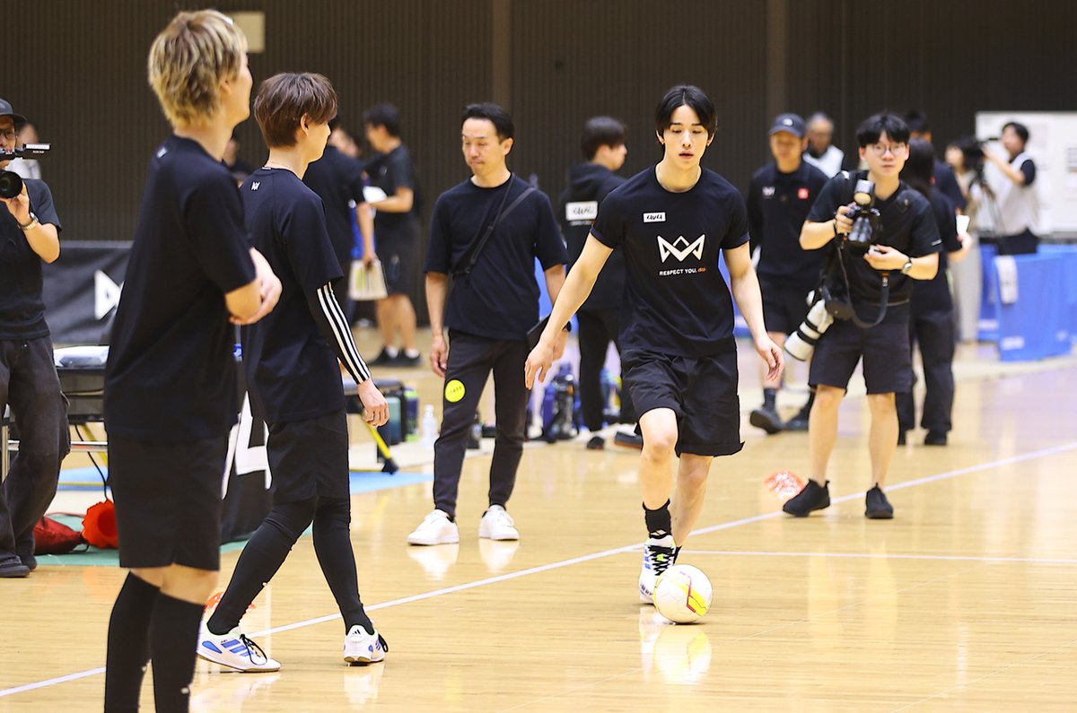 edgelinetokyo's tweet photo. 金城碧海 JI BLUEは「熱くなるようなアンバサダーに」！4v4“監督”あらわる？ https://t.co/7co0bJGRaI

写真22枚+追加中
與那城奨、西洸人、白岩瑠姫、河野純喜、佐藤景瑚、髙塚大夢、後藤威尊、川西拓実、金城、佐野雄大、池﨑理人登場
#JIBLUE https://t.co/bqg7Dh7QHR