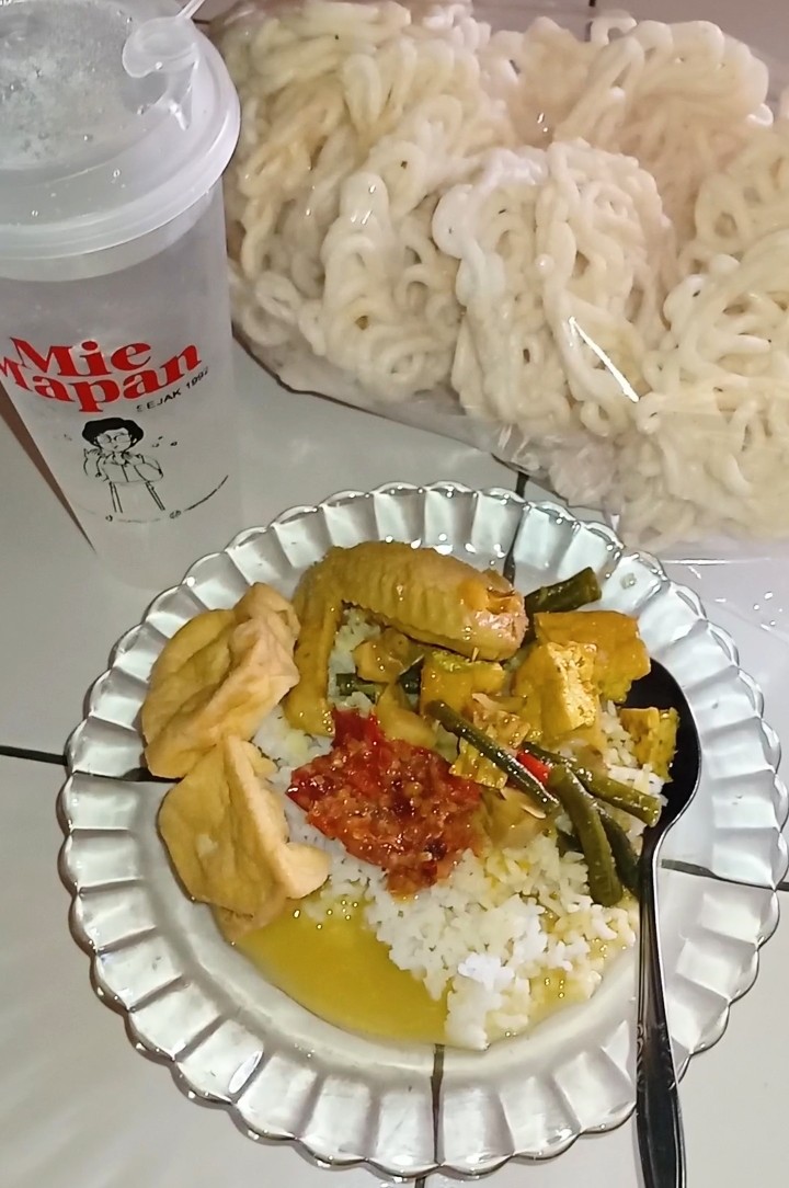 must_tons's tweet photo. nikmati saja yang ada, biar jadi berkah ๐
#minggu
#menulunch
#happysunday
#happyweekend https://t.co/gZxJ62B6JW
