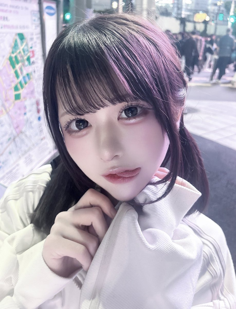 みう tweet media