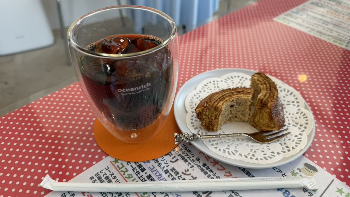 S90Vitz's tweet photo. 今日のランチ
さんぽ道さんの「さんぽ道セット」

食後のオヤツに
クリーズコーヒーハウス(@Kuriscoffee)さん
「ロックバームセット」 https://t.co/thMvZoHICN