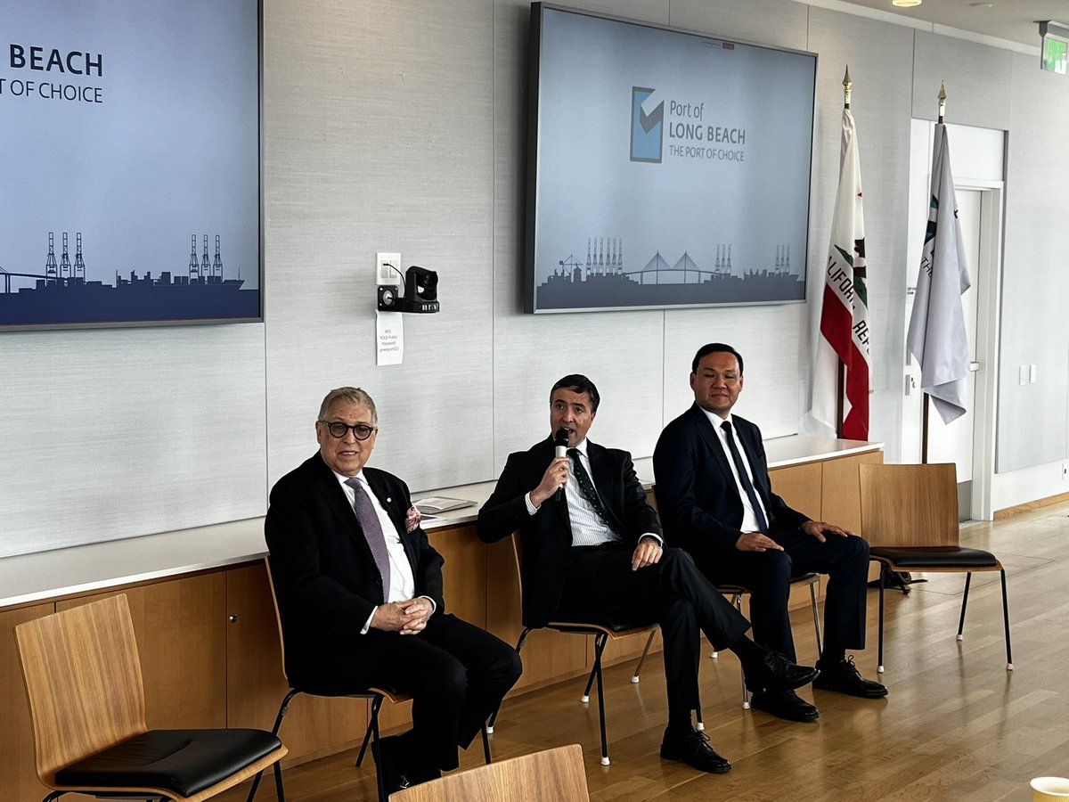 azconsulatela's tweet photo. 🇦🇿🤝🇺🇸 USA–Eurasia Transportation Forum | Port of Long Beach

The Consulate General of Azerbaijan was proud to co-organize the USA–Eurasia Transportation Forum alongside the Consulates General of Kazakhstan and Georgia hosted by the Port of Long Beach, with the generous support of the CFEE.

The forum brought together government officials, port authorities, business leaders, and transportation and logistics experts from the United States, Azerbaijan, Georgia and Kazakhstan, to discuss opportunities along the Trans-Caspian International Transport Route  (Middle Corridor) to strengthen partnerships, economic cooperation, and connectivity.

Panel discussions spotlighted transformative infrastructure projects and favorable policies that increase trade and transit through Azerbaijan.

We extend our sincere gratitude to Mr. Elchin Allahverdiyev, Azerbaijan MFA, and Mr. Shahmar Hajiyev, Azerbaijan Railways, for speaking at  the Forum. We also thank Mr. Kenneth Wengrod for his valuable insights and contributions to the discussions.

Azerbaijan remains a cornerstone of connectivity, and forums like this reinforce its role as a hub in trade, logistics, and economic partnership.

#Azerbaijan #MiddleCorridor #TransCaspian #TransportationForum #LongBeach #Logistics #TradeAndConnectivity #AzerbaijanLA #SouthCaucasus #EurasianConnectivity #Diplomacy