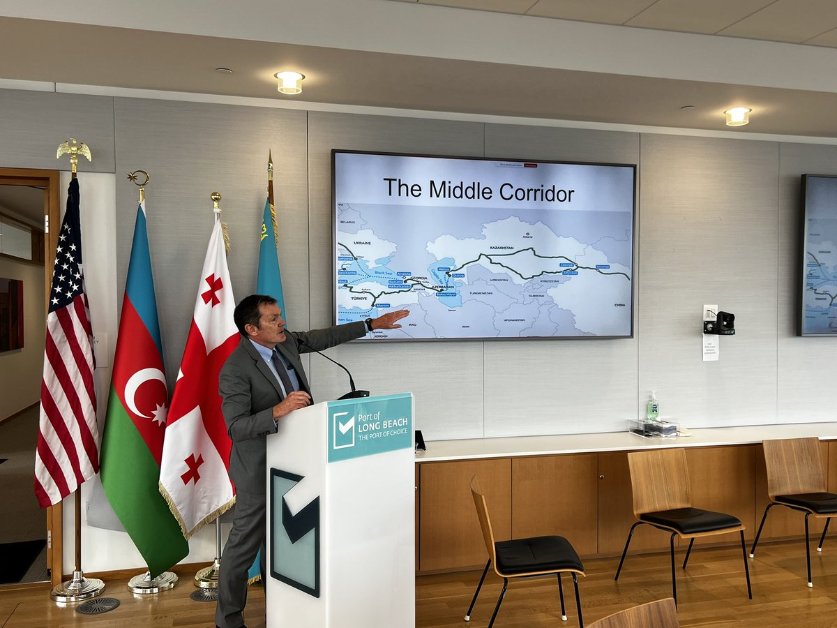 azconsulatela's tweet photo. 🇦🇿🤝🇺🇸 USA–Eurasia Transportation Forum | Port of Long Beach

The Consulate General of Azerbaijan was proud to co-organize the USA–Eurasia Transportation Forum alongside the Consulates General of Kazakhstan and Georgia hosted by the Port of Long Beach, with the generous support of the CFEE.

The forum brought together government officials, port authorities, business leaders, and transportation and logistics experts from the United States, Azerbaijan, Georgia and Kazakhstan, to discuss opportunities along the Trans-Caspian International Transport Route  (Middle Corridor) to strengthen partnerships, economic cooperation, and connectivity.

Panel discussions spotlighted transformative infrastructure projects and favorable policies that increase trade and transit through Azerbaijan.

We extend our sincere gratitude to Mr. Elchin Allahverdiyev, Azerbaijan MFA, and Mr. Shahmar Hajiyev, Azerbaijan Railways, for speaking at  the Forum. We also thank Mr. Kenneth Wengrod for his valuable insights and contributions to the discussions.

Azerbaijan remains a cornerstone of connectivity, and forums like this reinforce its role as a hub in trade, logistics, and economic partnership.

#Azerbaijan #MiddleCorridor #TransCaspian #TransportationForum #LongBeach #Logistics #TradeAndConnectivity #AzerbaijanLA #SouthCaucasus #EurasianConnectivity #Diplomacy