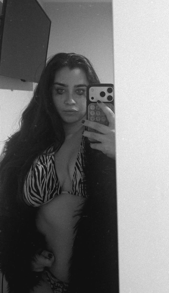 sitelaurenjbr's tweet photo. LAUREN JAUREGUI! https://t.co/tTNnv9ntEQ