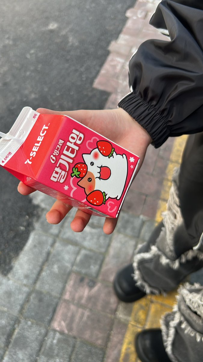_Ga55n's tweet photo. 진코랑 나왔습니다 👍👎 https://t.co/ShccJfRGjT