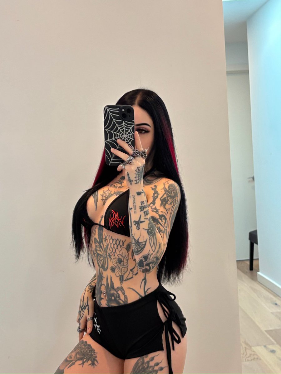 pxigedrxper's tweet photo. mwah 💋 https://t.co/aRPHvcaGai