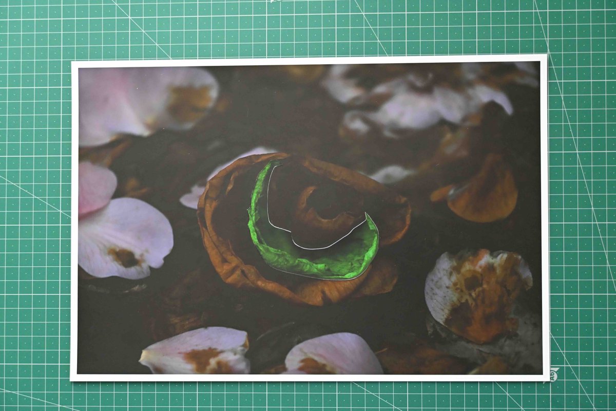見放されて8》 コラージュ 230 × 340 mm 《Be Given Up 8》 Collage