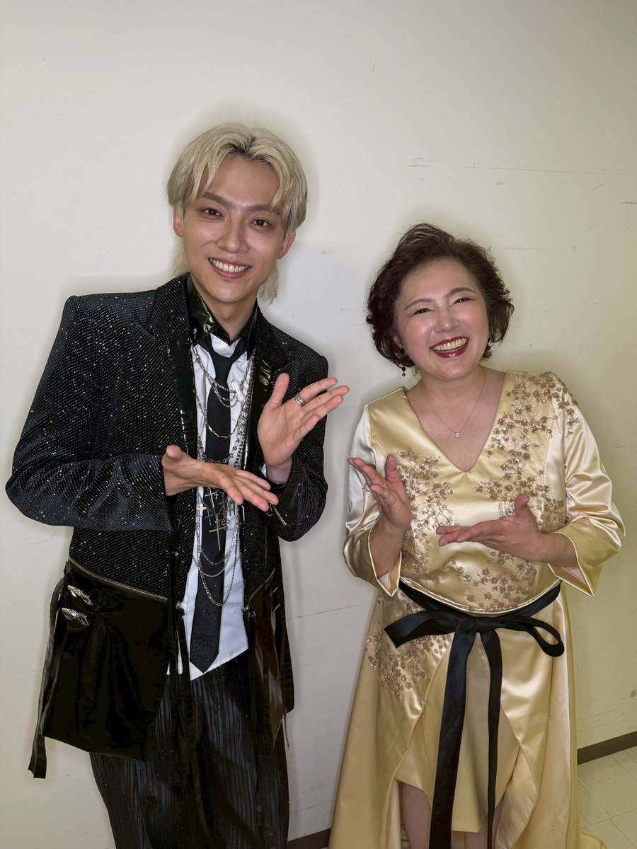 tatsumi_yuto's tweet photo. 「NHKのど自慢」🎤✨

出場者の皆様のそれぞれの思いがたくさん詰まった歌声に感動でした🥹

毎回毎回それぞれのドラマがあって本当に
のど自慢って最高すぎるんです！！！

麻倉未稀さんの歌声を生で聴けて
迫力に圧倒されました！！！🌈

本当にありがとう���ざいました！！！ https://t.co/JAd0a6KIMZ