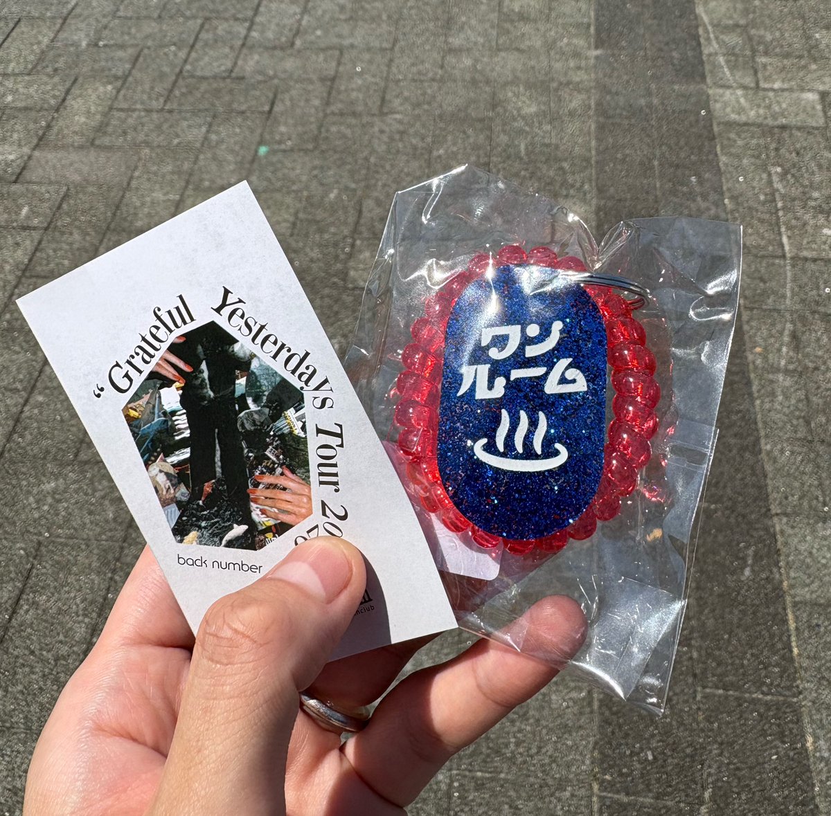 LunaC_7se's tweet photo. 昨日、今日と久々のback numberライブ参戦！ まさかのくじ2等当たって最高！ https://t.co/GRVnBqj1XD