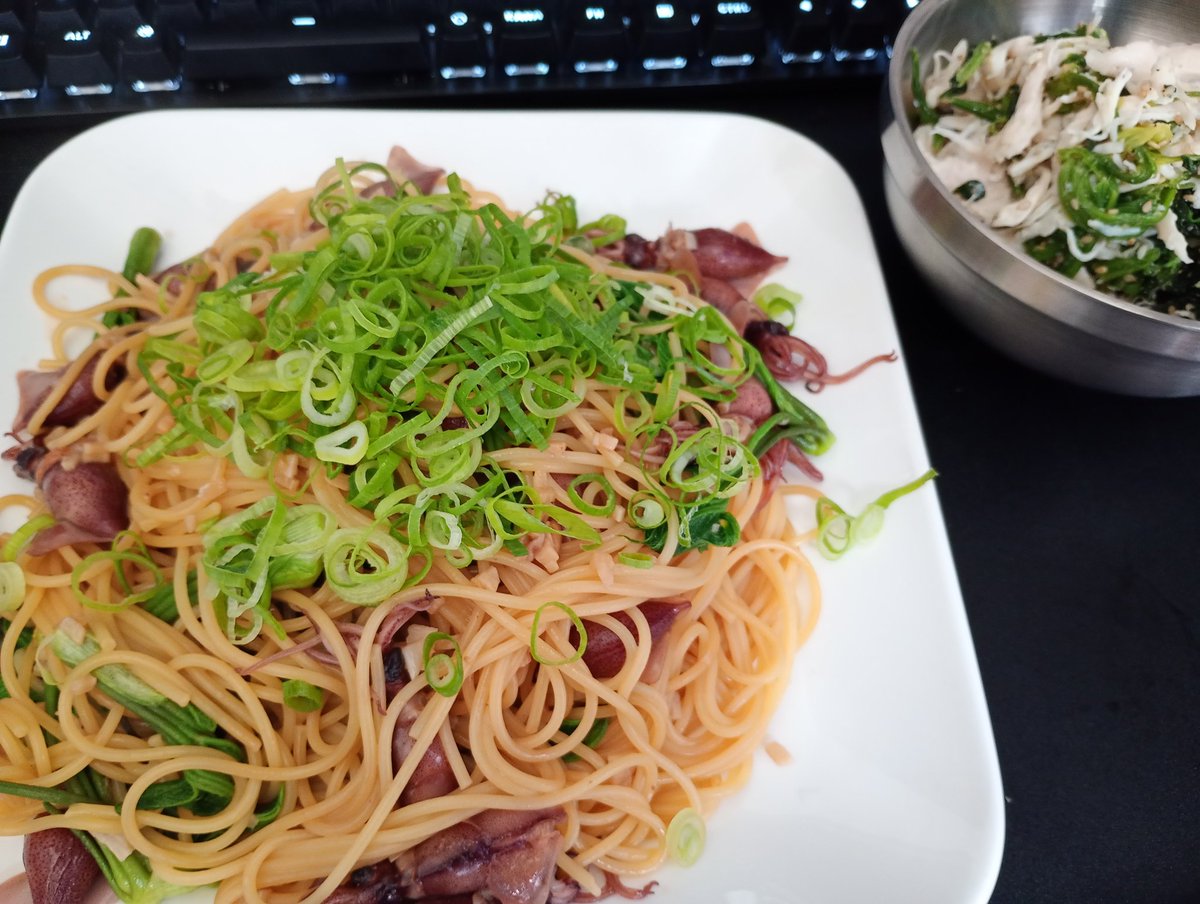 VNTLN's tweet photo. コシアブラとホタルイカのパスタ https://t.co/quHaBbrhFv