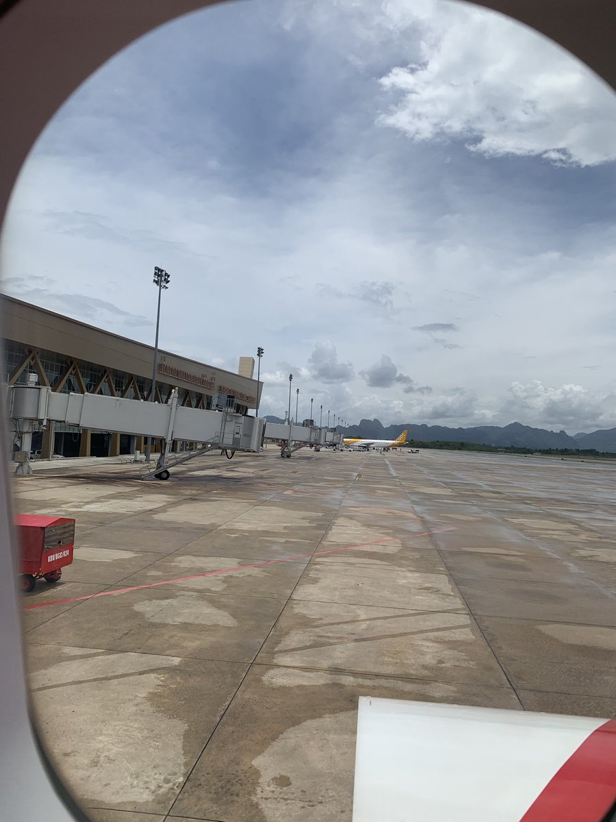 cat71171's tweet photo. แจกัน🛫 https://t.co/SsEFiY5IYh