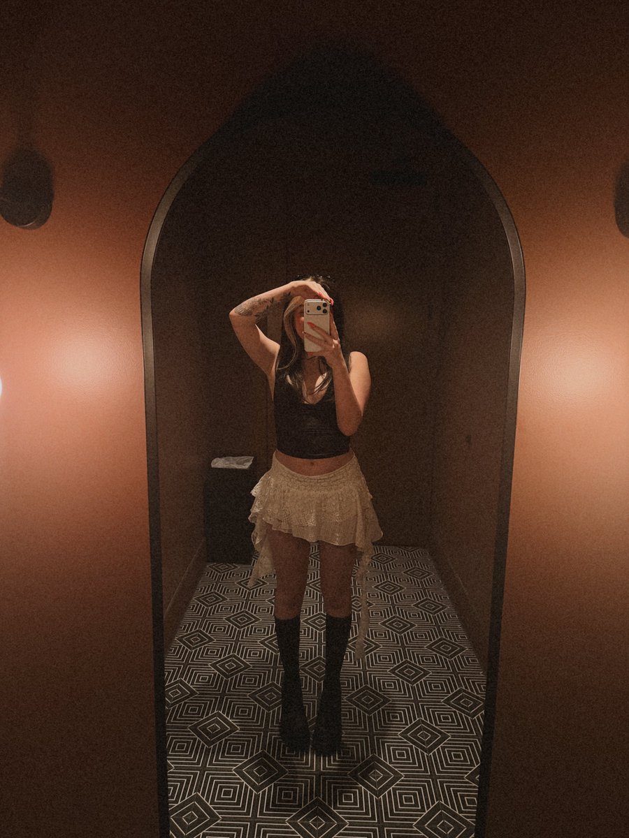 Bri tweet media