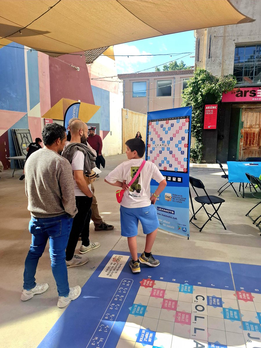 fiscrabblecat's tweet photo. GRANOLLERS 
XVIII Fira del Joc de Taula 2026
¡Paraules, passió i molta diversió! 
​ Scrabble Escolar i la FISC  elTauler Gegant Catamots.
​La llengua i la cultura esdevenen l'eix central  a través d'un clàssic intergeneracional. Grans i petits, han  jugat, connectat i lletrejat https://t.co/cEns0bheNm