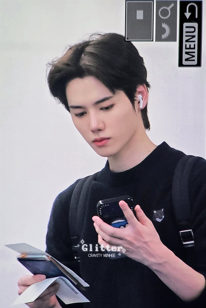 𝙂𝙡𝙞𝙩𝙩𝙚𝙧 tweet media