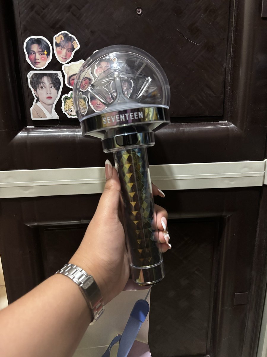 Beectoriaaaa's tweet photo. Selling my Caratbong and Unsealed Albums.

Caratbong V3 ₱2500

FML Unsealed Albums (Set of 3) ₱500

Take all for ₱3000, I'll add 1 unsealed album. https://t.co/9LK9qByyVj