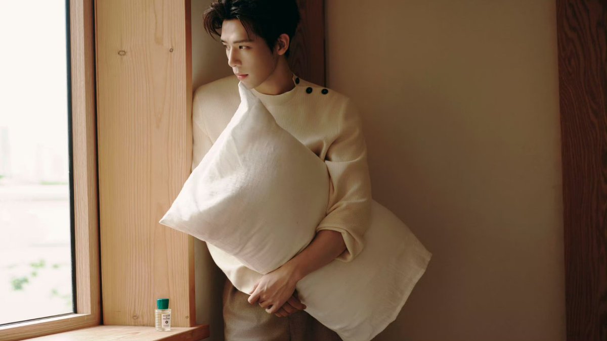 wanganyu_gfc's tweet photo. [05.14.2026] #WangAnyu Studio Weibo Update 

"As daylight slows, fragrance falls into silence; light and shadow leave space between them, composing poetry in stillness. ✨"

🔗https://t.co/MWK1NzBlWu

#王安宇 #หวังอันอวี่ #왕안우 #vuonganvu #ワンアンユー https://t.co/gwbJe3pC5w