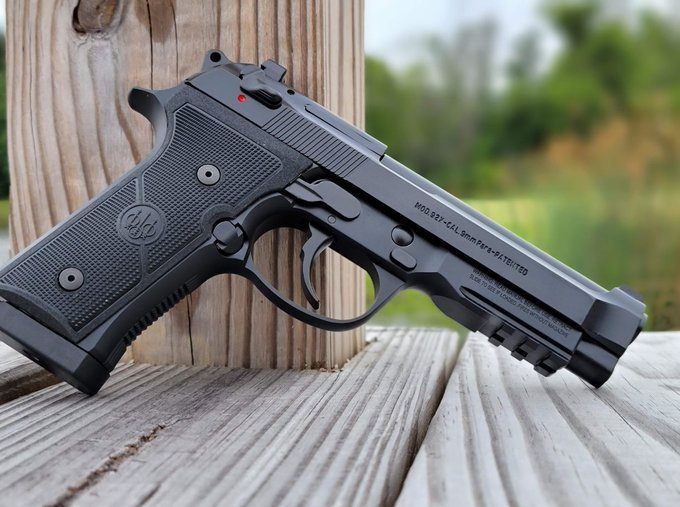 OZARK ARMAMENT tweet media