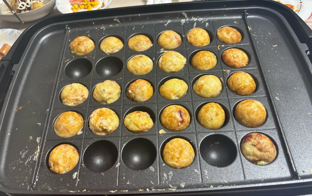 rila4859's tweet photo. 今日は旦那の家族も呼んでタコパ🐙 https://t.co/BfhQAGjn5p